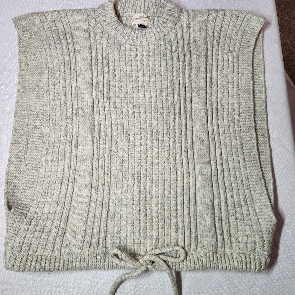 Universal Thread- Womens Gray Sleevless Sweater. Size-OSFM
